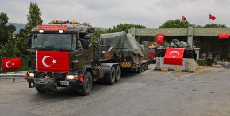 İstanbul'daki tanklar taşınmaya devam ediyor