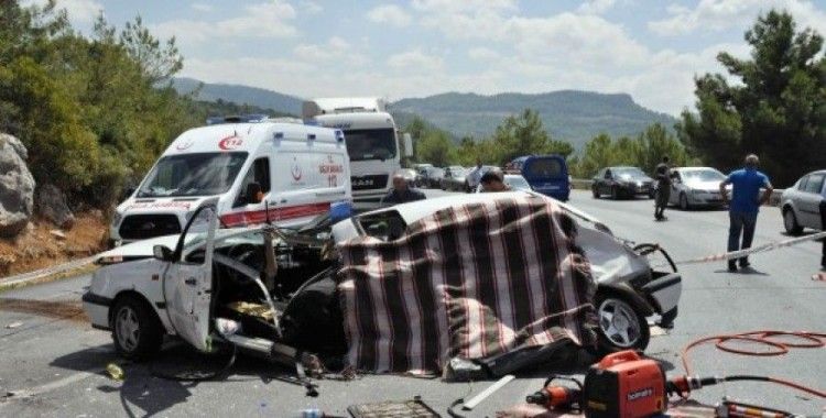 ​Antalya'da trafik kazası, anne ve bebeği öldü
