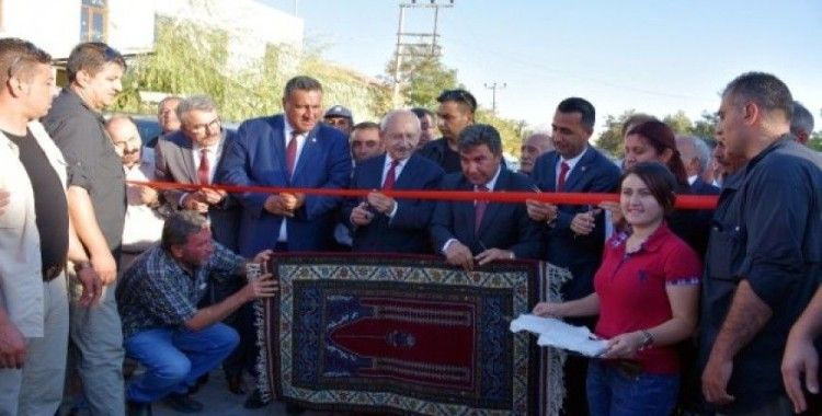Kılıçdaroğlu 4,5 kilometrelik asfalt yolu açtı