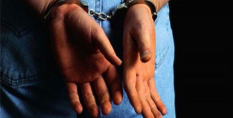 Gaziantep'te 8'i öğretim görevlisi 13 kişi FETÖ'den tutuklandı