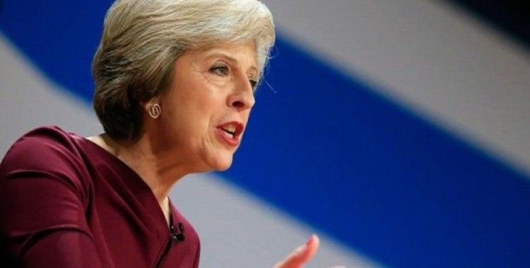 İngiltere Başbakanı May'e 'tiranlık' suçlaması