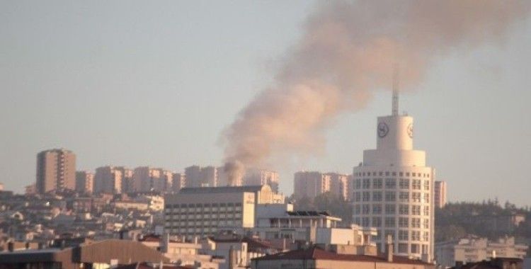 Ankara Hilton Otel'den dumanlar yükseliyor