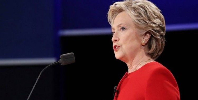 FBI Clinton'un e-posta soruşturmasını tekrar açacak