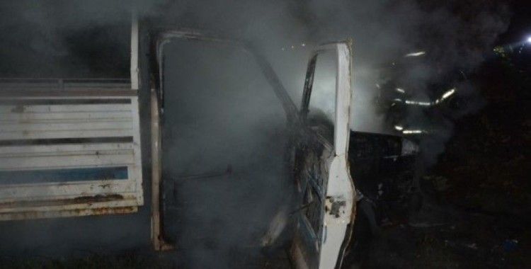 Fatsa'da kamyonet yangını