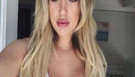 Ünlülerin çocukluk arkadaşı