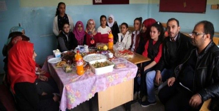 Savaştan kaçan çocuklar Türkiye'de yaşamaktan mutlu