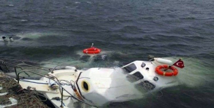 Edirne'de şiddetli rüzgar tekneleri vurdu