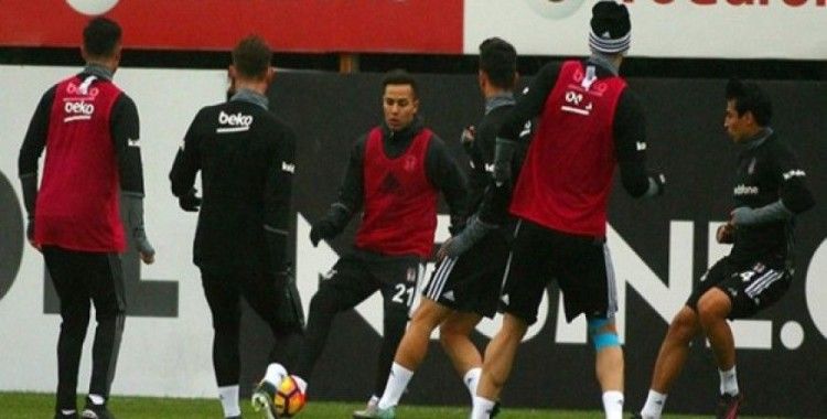 Moralsiz Beşiktaş Bursaspor maçı hazırlıklarına başladı