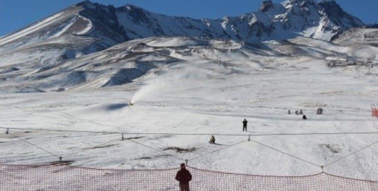 Erciyes'te kayak sezonu hafta sonu açılıyor