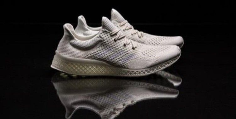 Adidas'tan 3D yazıcıyla üretilmiş koşu ayakkabısı