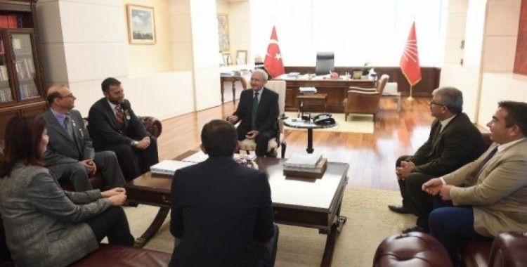 Kılıçdaroğlu Gaziler ve Şehit Aileleri Vakfı Başkanını kabul etti
