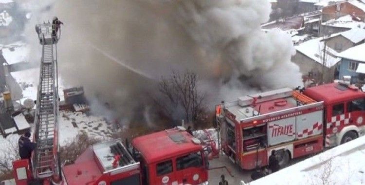 Kütahya’da ev yangını, 2 çocuk can verdi