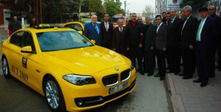 230 bin liralık BMW'yi taksi yaptı