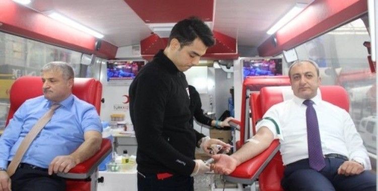 MHP Ankara İl Başkanlığından kan bağışı