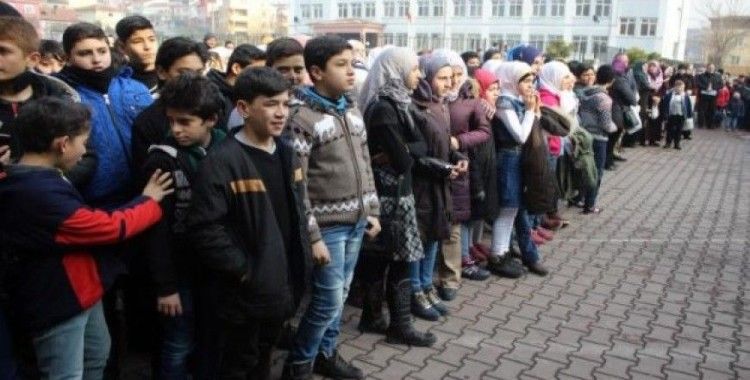 Kayseri'de 6 bin 833 Suriyeli öğrenci karne heyecanı yaşadı