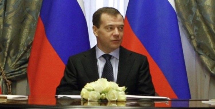 Medvedev yeniden genel başkan seçildi
