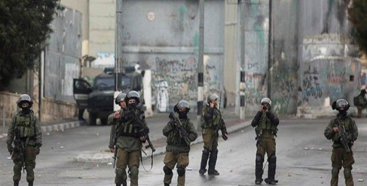 İsrail Batı Şeria'da 22 Filistinliyi gözaltına aldı