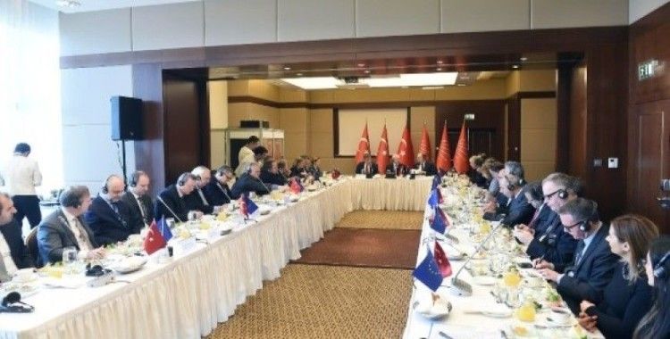 Kılıçdaroğlu AB büyükelçileriyle kahvaltı yaptı