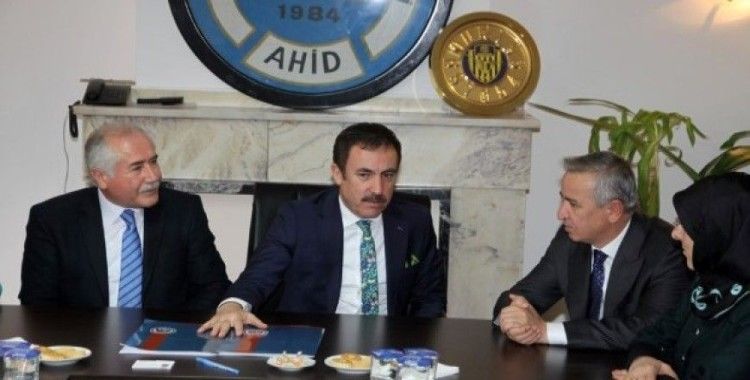 Ankara milletvekili Aydın Ünal, AHİD'i ziyaret etti