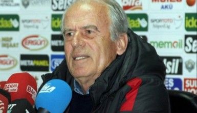 Es Es'in yeni hocası Mustafa Denizli