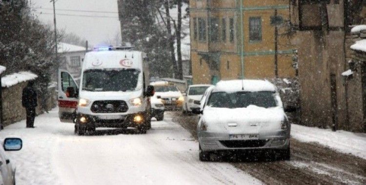 Karabük'te kar hayatı olumsuz etkiledi