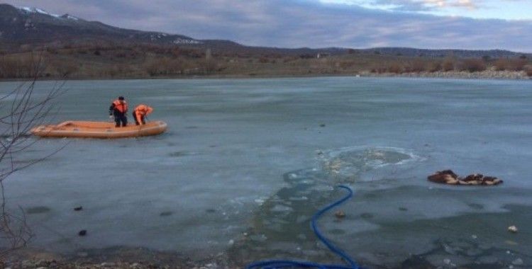 Buz tutan gölete düşen çocuğun cenazesi çıkarıldı
