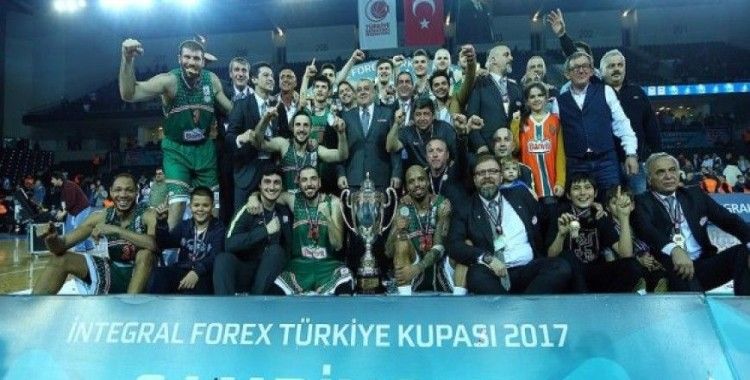 Banvit tarihinde ilk kez Türkiye Kupası'nı kazandı