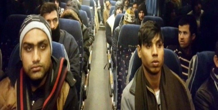 Yolcu otobüsünde 32 kaçak göçmen!