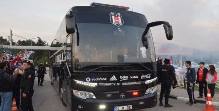 Beşiktaş derbi için yola çıktı
