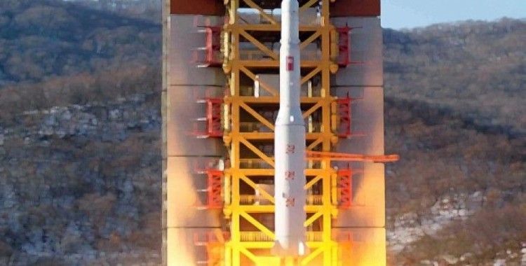 İran uzaya üç uydu göndereceğini açıkladı