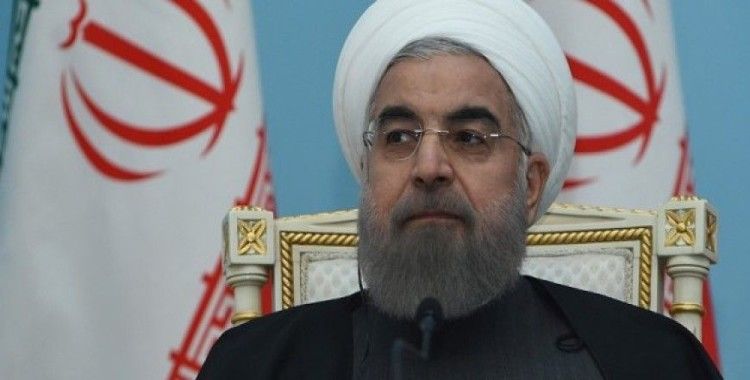 İran'da cuma hutbelerinde Ruhani'ye eleştiri