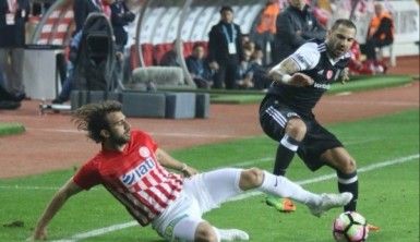 Beşiktaş’a bir darbe de Antalyaspor’dan