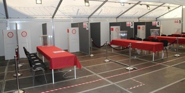 Almanya'da halk oylaması için sandıklar hazır