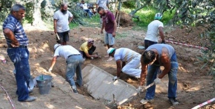 İznik'teki tarihi lahit mezarlar görücüye çıkıyor