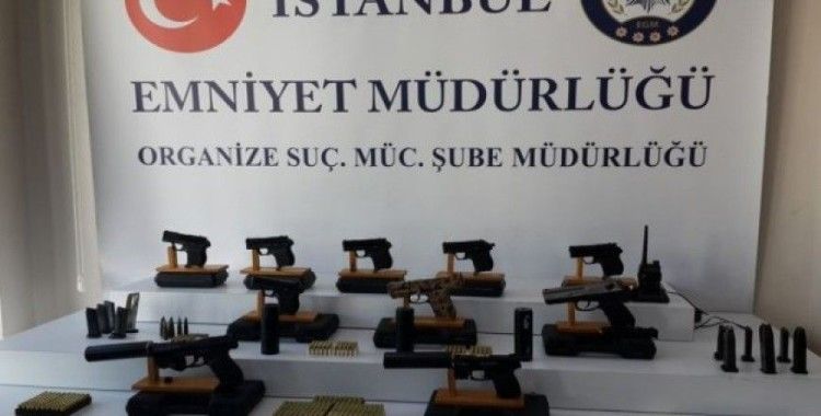 İstanbul'da bir müzisyenin evinde silahlar ele geçirildi