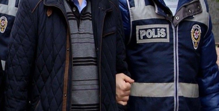 İzmir'de referandum protestosuna, 19 gözaltı