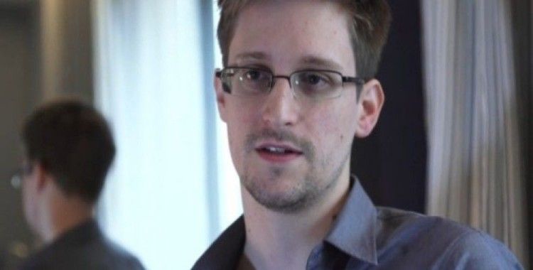 Edward Snowden Rusça öğreniyor