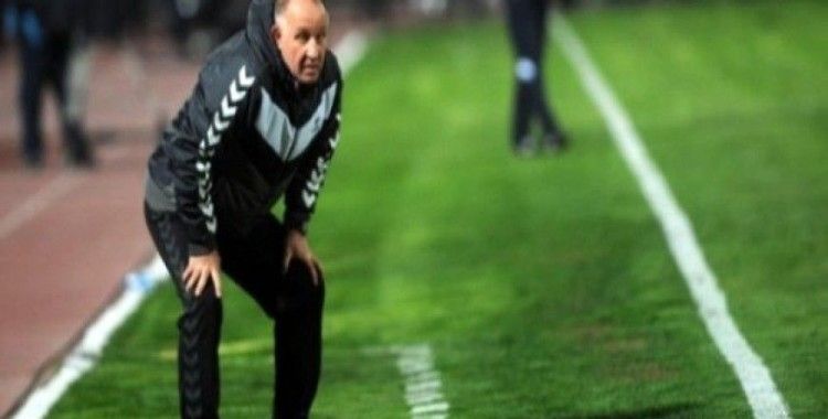 Kayserispor'un yeni teknik direktörü Mesut Bakkal 