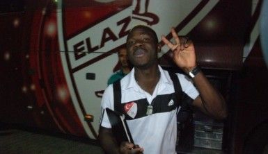 Traore otobüs muavinlerine taş çıkarttı