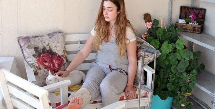 İzmir'de rögara düşen kız öğrenci yaralandı