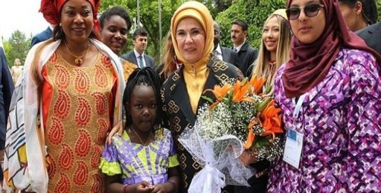 Emine Erdoğan'a 'Yılın Kişisi' ödülü