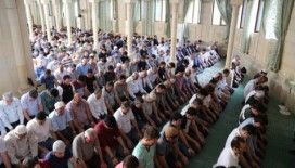 Bakü'de ramazan ayının ilk cuma namazı kılındı