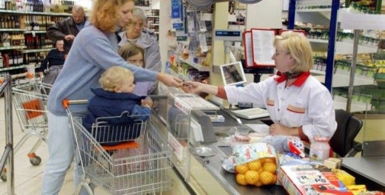 Almanlar pazar günü alışveriş yapmak istiyor 