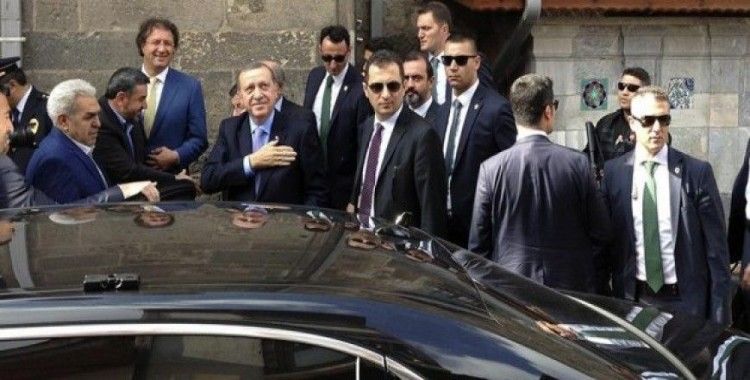 Erdoğan, cuma namazını Kayseri'de kıldı