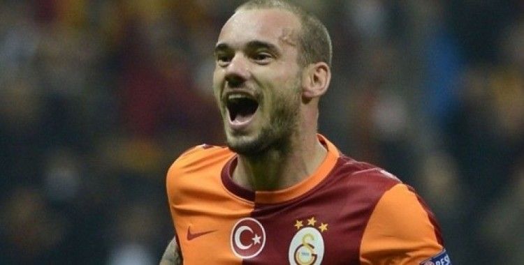 Galatasaraylı taraftarlardan Sneijder protestosu