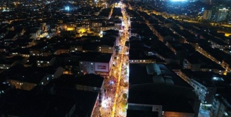2016 metrelik Türk bayrağıyla yürüdüler 