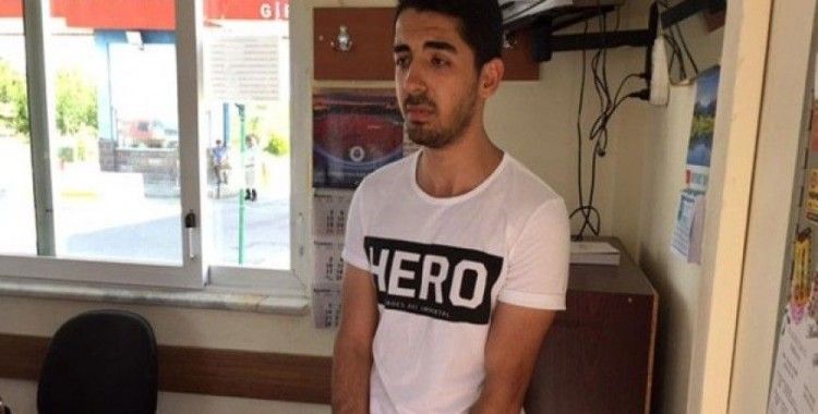 'Hero' yazılı tişörtle duruşmaya gelen sanık yakınına gözaltı
