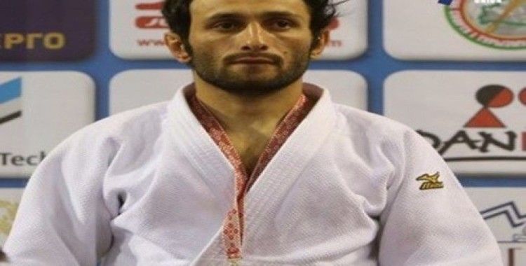 Bekir Özlü judoda altın madalya kazandı