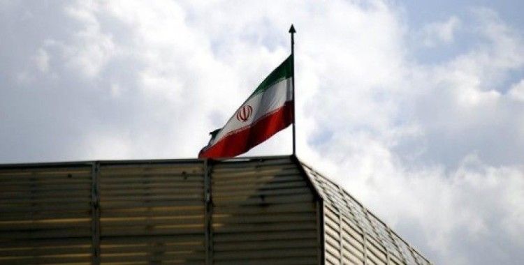 İran'da havuz partisi yapan 64 gence gözaltı