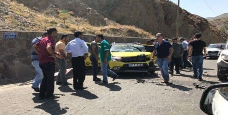 Bingöl'de trafik kazası, 4 yaralı